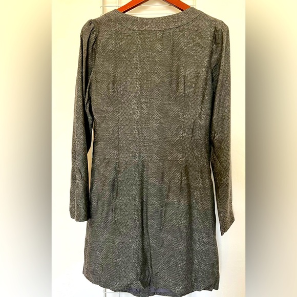 Nancy Rose size 10 gray snakeskin dress - Picture 4 of 4